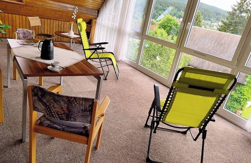 Bischofsgruen Apartment | Cozy vacation apartment (65m2) with conservatory and free WiFi