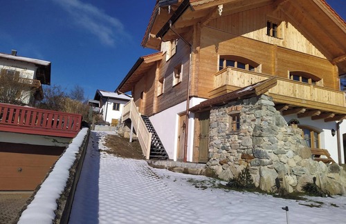 Hoslwang Apartment | Cozy vacation apartment in Höslwang with views of the Chiemgau Alps and lakes
