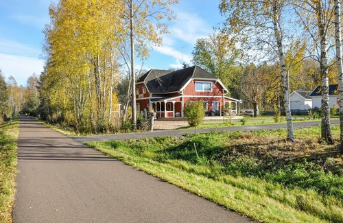 Forshaga Apartment | Cozy vacation apartment in beautiful wooded surroundings, directly on the Klarälvsbanan cycle path.