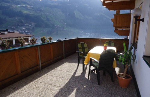 Hippach Apartment | Cozy vacation apartment situated on a hill.