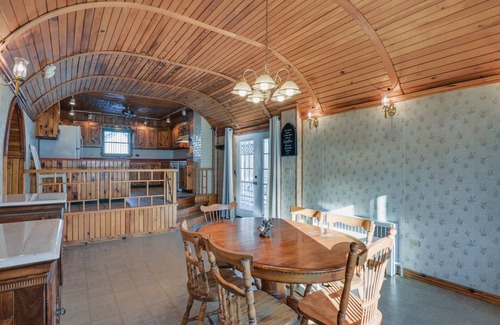 Van Buren Apartment | Cozy Van Buren Apartment w/Deck, Near ATV Trails!