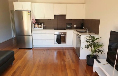 Port Melbourne House | Cozy Victorian Cottage With Close Proximity to City