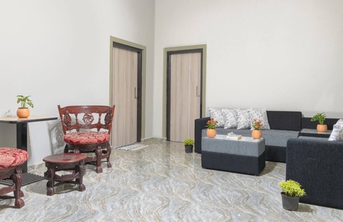 Negombo House | Cozy villa, Family or friends within 10min drive to the Airport or beach Negombo