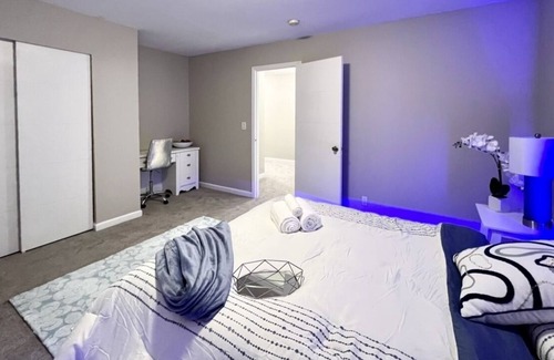 Silver Lake House | COZY VILLA: @ the most convenient location
