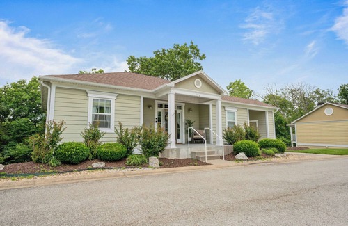Branson Villa | Cozy Villa Violà *Golfing & Downtown* Sleeps 8