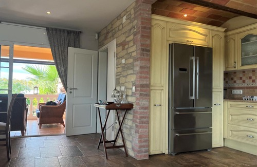Sant Pere Pescador House | Cozy Villa with Pool, Garden, BBQ, A/C & WiFi Near Beach - Pet Friendly