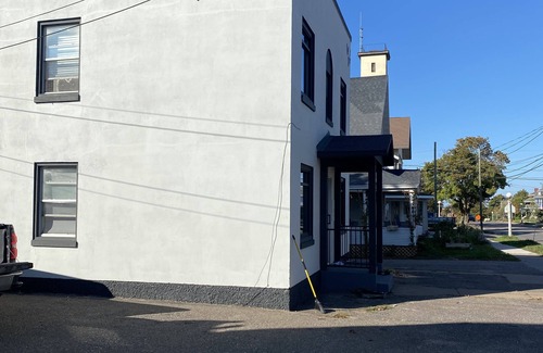 Marquette Apartment | Cozy Village apartment close to all city ammenities!