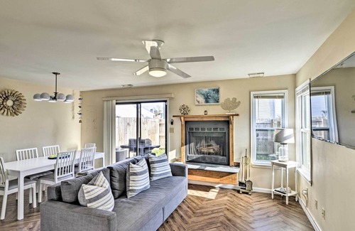 Virginia Beach House | Cozy Virginia Beach Townhome ~ 6 Mi to Beach!
