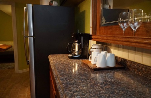 Gateway House | Cozy Walkout Basement Near Denver International Airport Bis.#2022-BFN-0022402