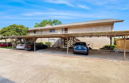 Park Central Condo | Cozy warm Condo 10min from Downtown