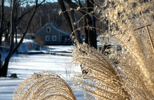 Sabula Boat Rental | Cozy Warm Winter "Nantucket" Cottage Getaway