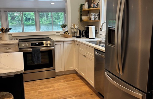 Loudon House | Cozy water front cottage in charming Concord NH area.