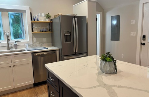 Loudon House | Cozy water front cottage in charming Concord NH area.