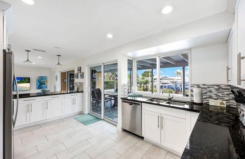 Eight Lakes House | Cozy Waterfront 3BR/2BA home/heated pool/gulf access/quiet neighborhood