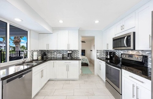 Eight Lakes House | Cozy Waterfront 3BR/2BA home/heated pool/gulf access/quiet neighborhood
