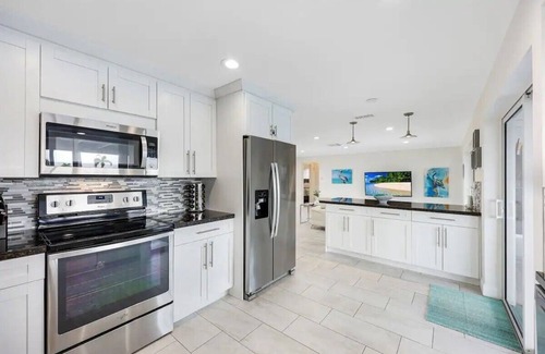 Eight Lakes House | Cozy Waterfront 3BR/2BA home/heated pool/gulf access/quiet neighborhood