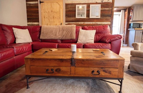 Suffolk Other | Cozy Waterfront Barn Loft in Charming Suffolk—full Kitchen, AC, WiFi