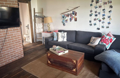 Chatsworth Cabin | Cozy waterfront cabin by beautiful William’s Lake