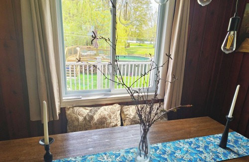 Ramara Cottage | Cozy Waterfront Cottage with Sauna/BBQ/pool/Wifi/Tea House