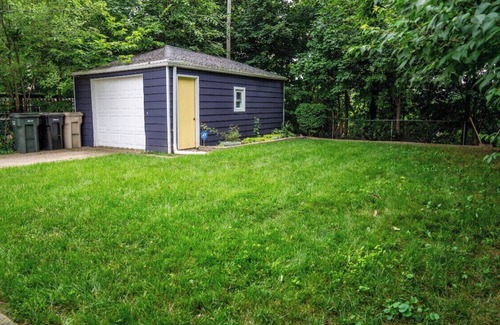 Keller Park House | Cozy, well stocked guest home ready for your stay!
