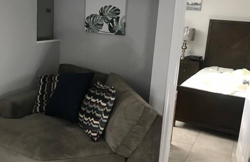 Wheatley Heights Apartment | Cozy Wheatley Heights Getaway, close to the LIRR station