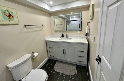 Whitby Apartment | Cozy Whitby Two bedroom Near Spa