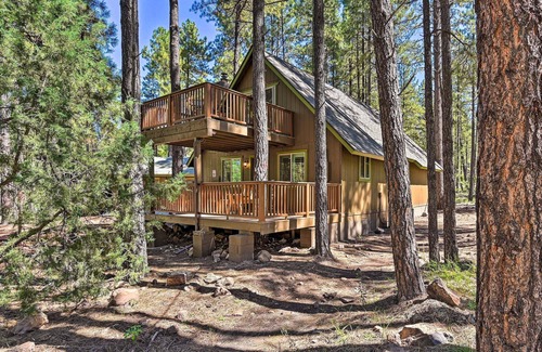 Williams Cabin | Cozy Williams Cabin w/ Deck: 9 Mi to Route 66