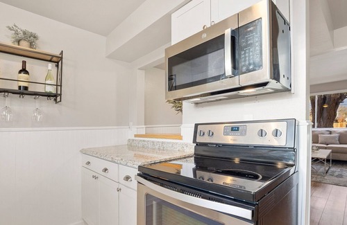 Windsor Condo | Cozy Windsor Condo!