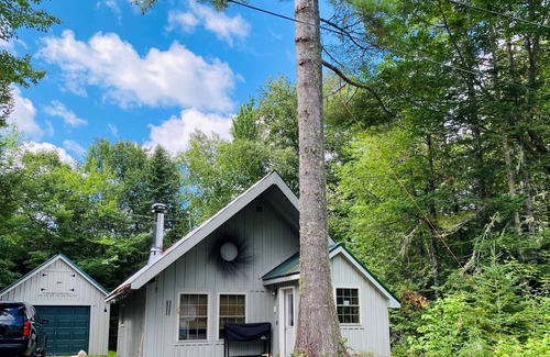 Stratton House | Cozy Winter Camp- 5 min from sugarloaf