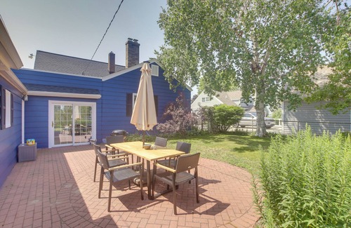 Algoma House | Cozy Wisconsin Abode: Walk to Lake Michigan!