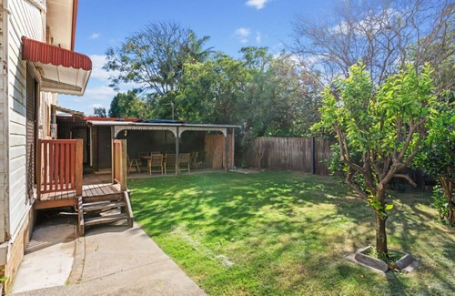 Robertson Apartment | Cozy with Pool 4BD Family Retreat in Robertson