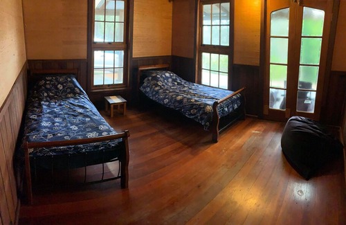 Kordabup House | Cozy wooden cottage w/firepit. Beautiful location filled with winerys