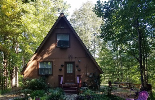 Tellico Plains Cottage | Cozy woodland cottage with mountain views