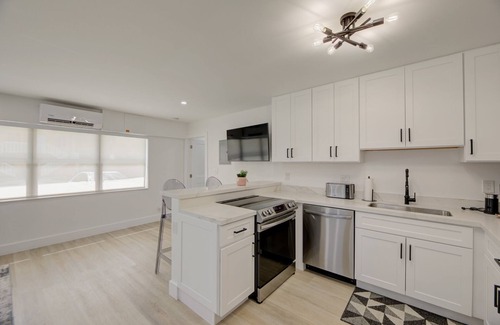 Sailboat Bend Condo | Cozy1 Bdrm Las Olas Blvd Free Parking 5 Minute Drive To Countelss Cafes & Shops