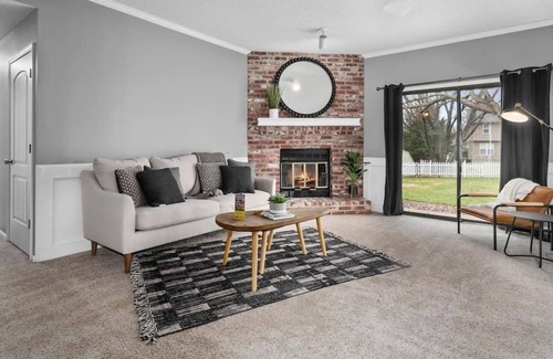 Overland Park House | Cozy3BR +Home Away from Home Mins from Attractions