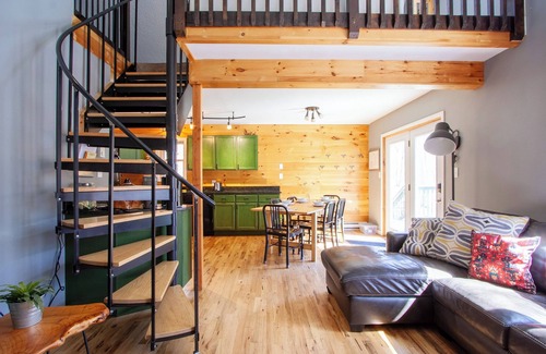 Albrightsville Cabin | CozyCottageGetaway;PetFriendly;FencedYard;Lake;Beach;Pool;JimThorpe;WaterPKs,SKI