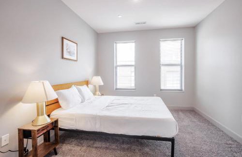 Downtown Cincinnati Apartment | CozySuites at the Banks gym pool 15