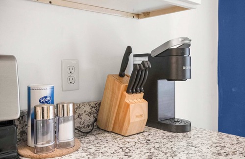 Cultural District Apartment | CozySuites Charming 1BR in Downtown Pitts #11