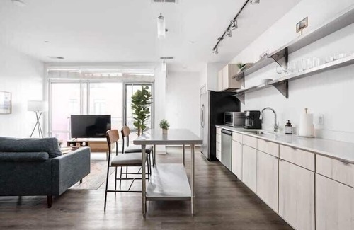 Downtown Indianapolis Apartment | CozySuites I Stylish 1BR, Bottleworks Indy #3