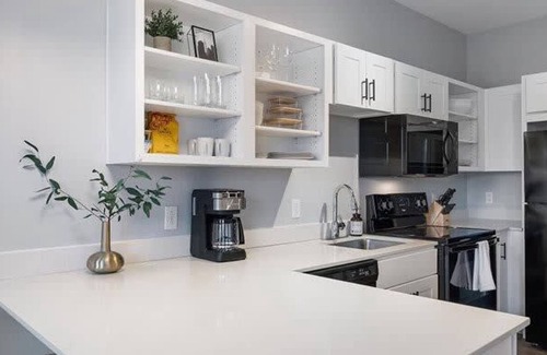 Lower Lawrenceville Apartment | Cozysuites Lavish SDO Lawrenceville