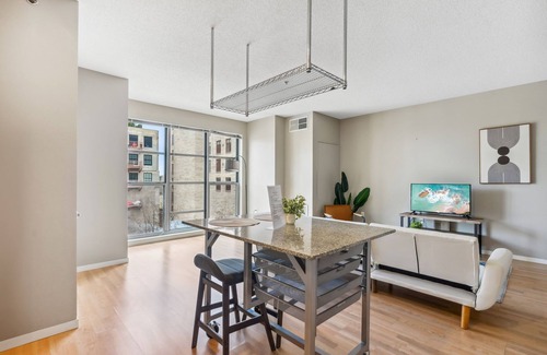 Mill District Apartment | CozySuites Mill District with pool, gym #04