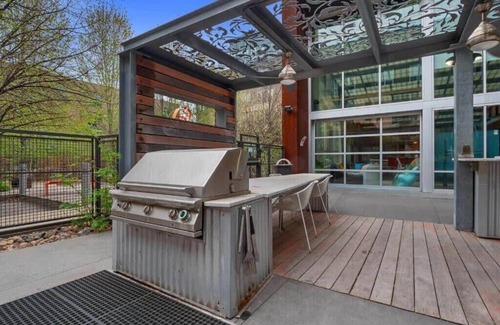 Mill District Apartment | CozySuites Mill District with pool, gym # 10