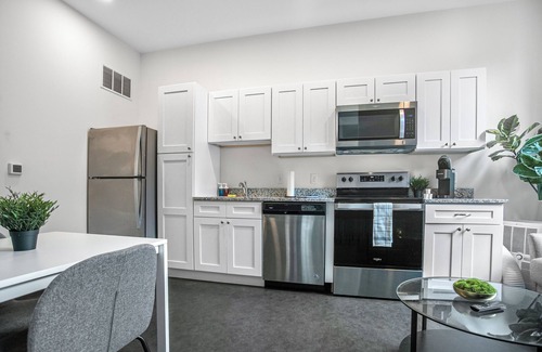 Cultural District Apartment | CozySuites - William