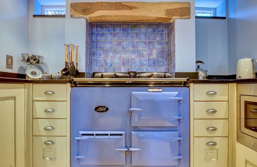 Sandsend Cottage | CRAB COTTAGE, pet friendly, character holiday cottage in Sandsend