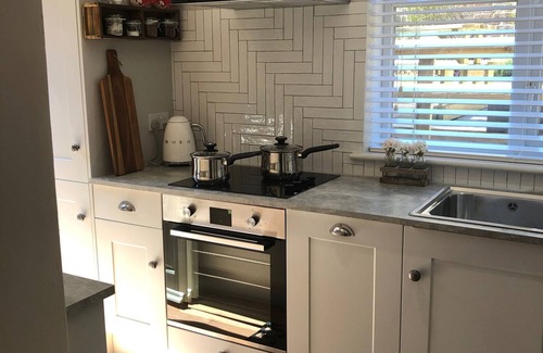 New Forest District House | Crab Cottage Two bed fisherman’s cottage in the heart of Lymington