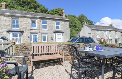 Porthleven Cottage | Crab Pot Cottage