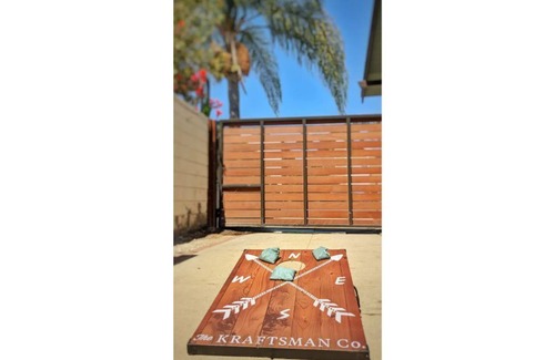 Eastside House | Craftsman 4 Bed/2 Ba. Home Sleeps 10, AC & Parking