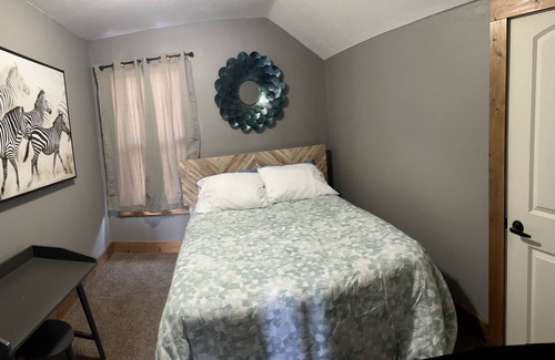 Arcadia House | Craftsman Cottage Charming 4 Bedroom 1.5 bath Home