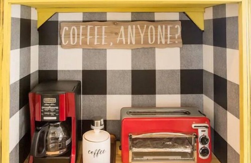 Amarillo House | Craftsman fenced yard 🐕🐾 single car garage