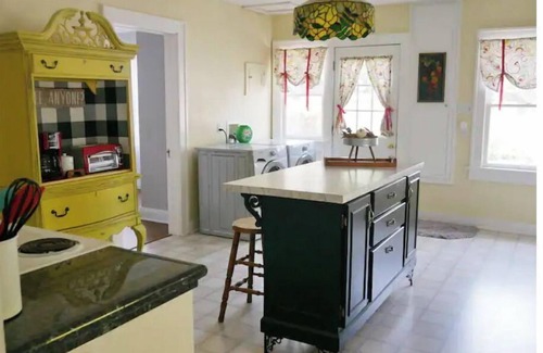 Amarillo House | Craftsman fenced yard 🐕🐾 single car garage